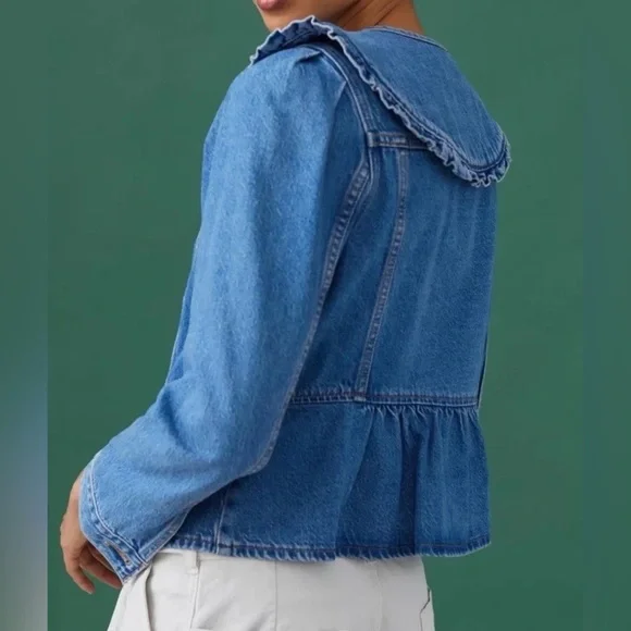 Levi's Women’s Prairie Denim Ruffle Trucker Jacket In Medium Wash Sz M NWT - Picture 3 of 12